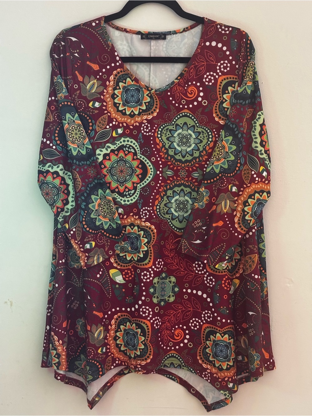 XL ENMAIN Burgundy Mandala Pattern V-Neck Tunic Top - Picture 6 of 6